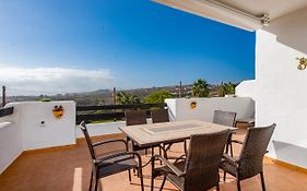 Lotus 2401 - Beautiful Apartment With Pool & Sea View